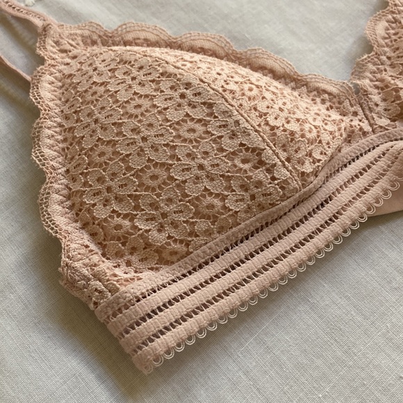 Gilly Hicks Hollister Lace Bralette Pink XXS - Picture 4 of 4